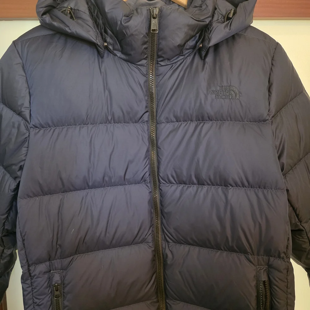 NWOT. The North Face 550 Dark Blue Puffer Jacket - Picture 3 of 9